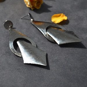 Lange moderne antraciet oorbellen hangers