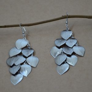 Goedkope lange hippe oorbellen in de vorm van blaadjes